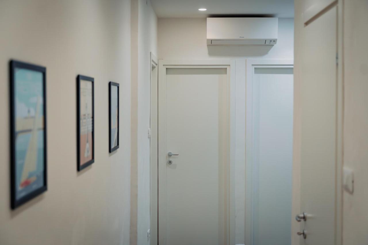 Apartamento Centro Storico Moderno Trilocale Con Balcone Trieste Exterior foto