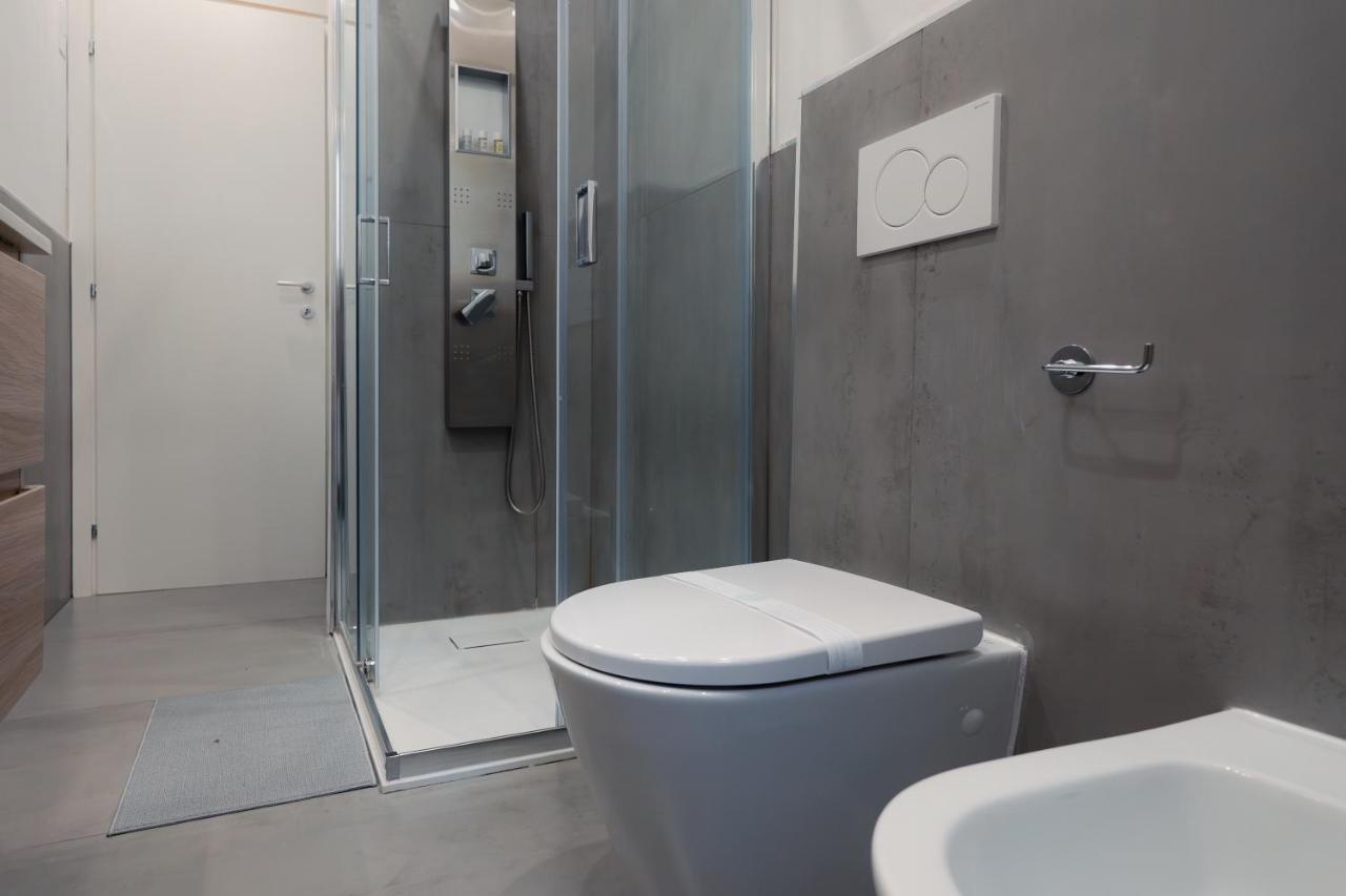 Apartamento Centro Storico Moderno Trilocale Con Balcone Trieste Exterior foto